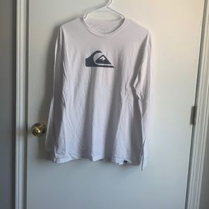 Men’s quicksilver long sleeve. Size L